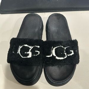 UGG Laton Fur Slides Sandals in Black